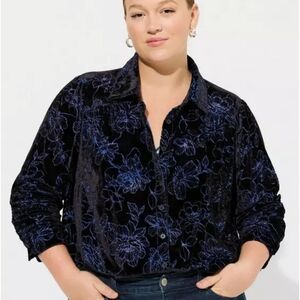 Torrid size 2 Madison Velvet Burnout Button Up Shirt